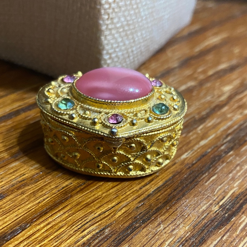 Florenza Ornate Gold and Pink Jeweled Trinket Box 1960’s - Picture 2 of 7